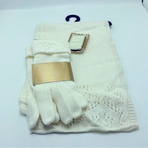 NEW Laura Ashley Classic White Glove & Scarf Set Knit